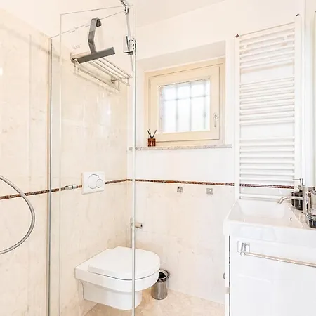 Le Bijou - Sea View, Garage, 8-min Walk To